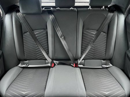 2023 Cupra Born V1 // VERY LOW MILEAGE // APPLE CARPLAY/ANDROID AUTO // 360 DEGREE SURROUND PARKING CAMERAS €24,900 thumbnail