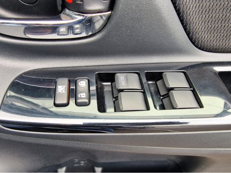 2018 Toyota Yaris - thumbnail 19