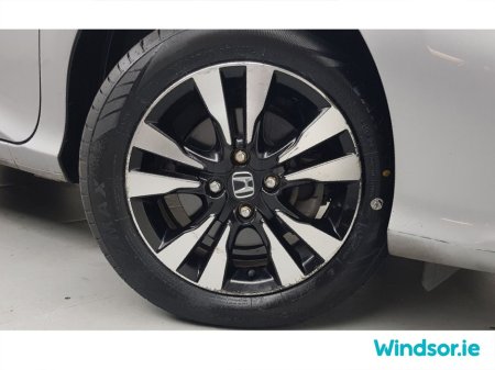 2018 Honda Grace - thumbnail 16