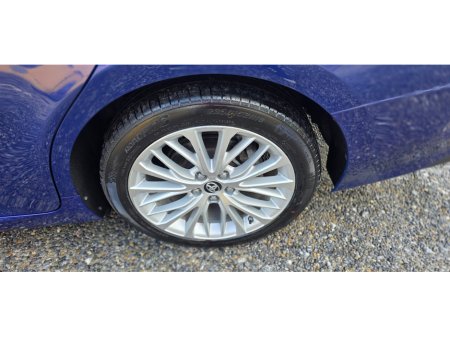 2018 Toyota Camry PLATINUM LUXURY EDITION €19,950 thumbnail