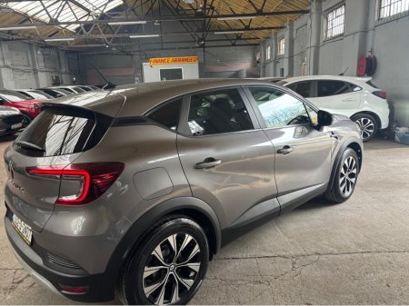 2023 Renault Captur - thumbnail 4