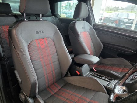 2019 Volkswagen Golf - thumbnail 16