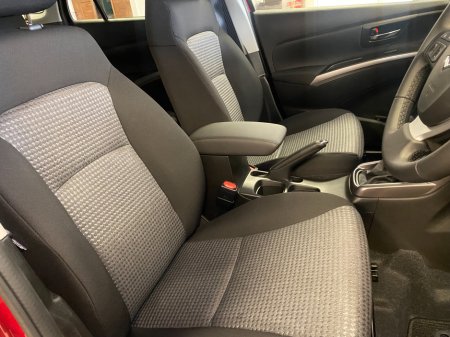 2025 Suzuki SX4 - thumbnail 12