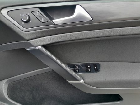 2017 Volkswagen Golf - thumbnail 27