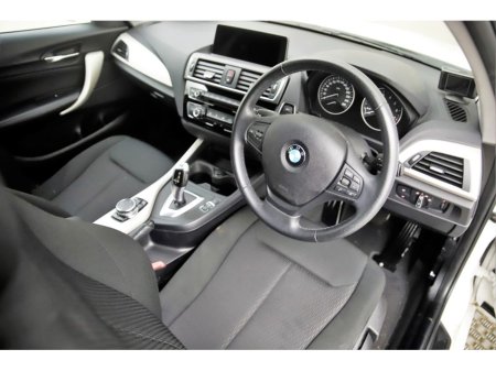 2017 BMW 1 Series 118i AUTO *REVERSE CAMERA*REAR PARK SENSORS* €16,890 thumbnail