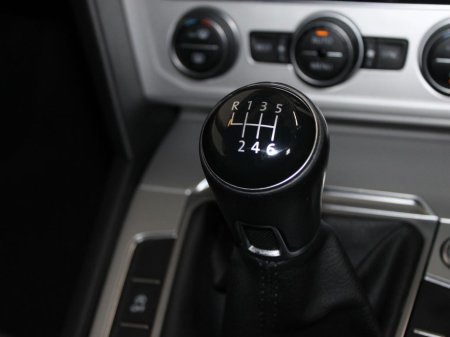 2019 Volkswagen Passat - thumbnail 20