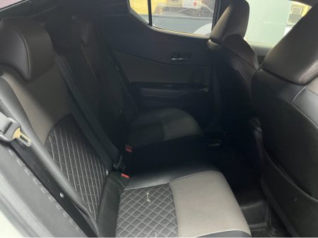 2020 Toyota C-HR €22950! 2020 TOYOTA C-HR G 1.8 AUTOMATIC / CRUISE CONTROL / REVERSE CAMERA / HEATED SEATS €22,950 thumbnail