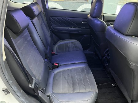 2019 Mitsubishi Outlander €22950! 2019 MITSUBISHI OUTLANDER PHEV G PLUS PACKAGE 2.4 AUTOMATIC / CRUISE CONTROL / 360° PARKING CAMERA / ELECTRIC HEATED SEATS / HEATED STEERING WHEEL €22,950 thumbnail