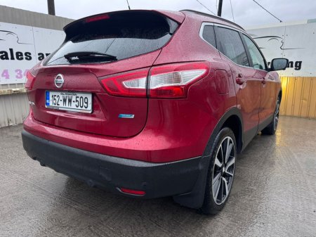 2015 Nissan Qashqai 1.5 SVE DAP + GLASS ROYALE ROOF E 4DR €9,800 thumbnail