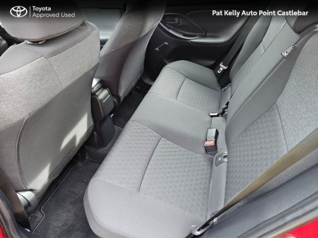 2021 Toyota Yaris - thumbnail 7