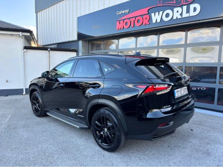 2017 Lexus NX 300 h - thumbnail 2