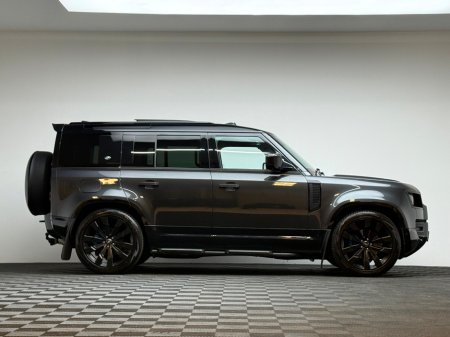 2022 Land Rover Defender - thumbnail 8