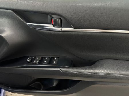 2020 Toyota Camry - thumbnail 12