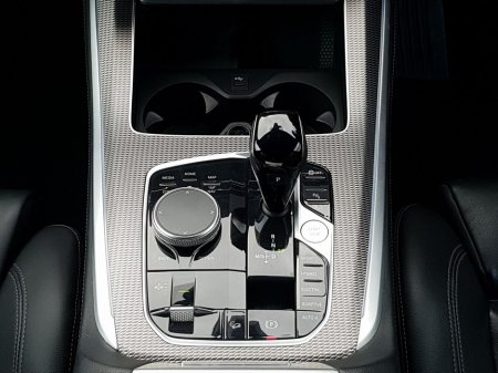 2022 BMW X5 xDrive45e xLine €63,995 thumbnail