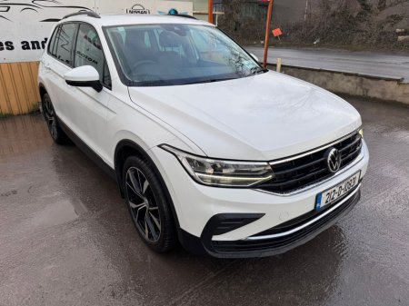 2021 Volkswagen Tiguan LIFE 2.0 TDI MANUAL 6SPEED FWD 122BHP 5 5DR €26,800 thumbnail