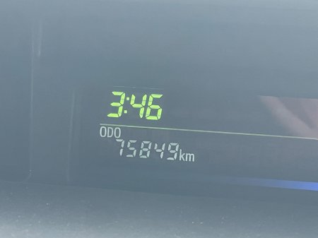 2014 Toyota Prius Alpha - thumbnail 13