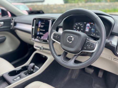 2022 Volvo XC40 - photo 7