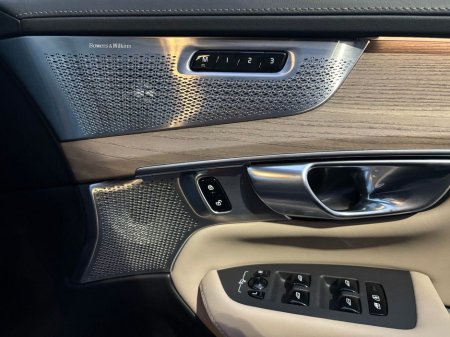 2025 Volvo XC90 T8 ULTRA BLONDE LEATHER HUGE SPEC €84,995 thumbnail