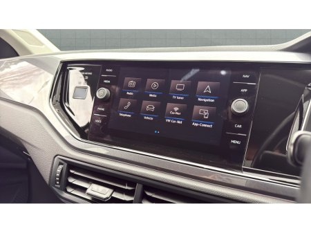 2019 Volkswagen Polo HIGHLINE 1.0TSI *15,000KMS* AUTO / HUGE SPEC €17,900 thumbnail
