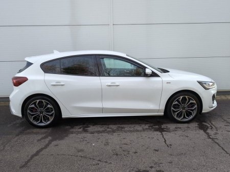 2024 Ford Focus - thumbnail 2