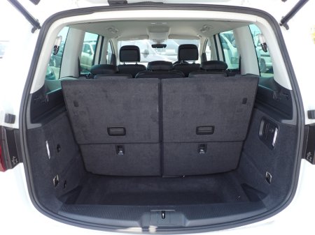 2020 Volkswagen Sharan 2.0 TDI HIGHLINE PLUS DIESEL AUTOMATIC €39,950 thumbnail