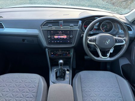 2023 Volkswagen Tiguan 2.0 TDI 150HP Life DSG €34,950 thumbnail