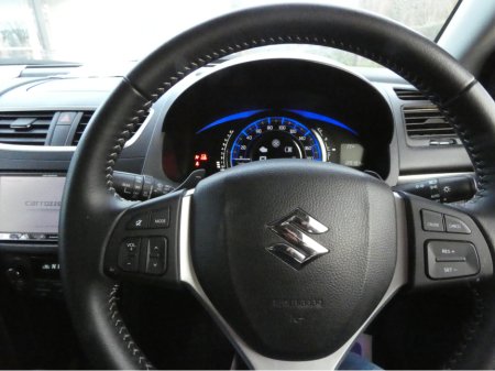 2015 Suzuki Swift 1.2 AUTO MILD HYBRID €8,500 thumbnail