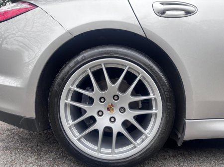 2012 Porsche Panamera - thumbnail 16