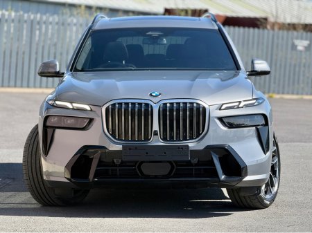 2025 BMW X7 - photo 4