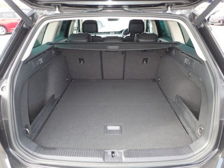 2018 Volkswagen Passat - thumbnail 12