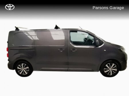 2022 Toyota Proace 1.5 100HP GX MWB 4DR €24,000