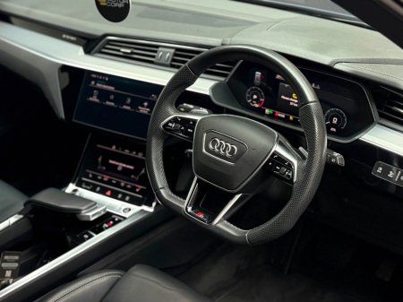 2023 Audi e-tron 50 BLACK EDITION QUATTRO €39,990 thumbnail