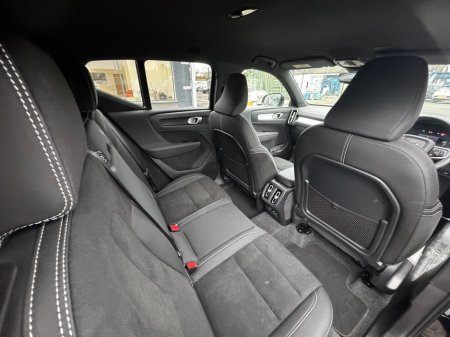 2025 Volvo XC40 - thumbnail 12