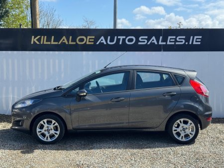 2017 Ford Fiesta - view 4