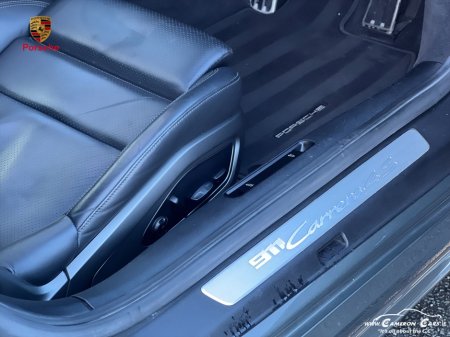 2020 Porsche 911 CARRERA 4SPEED Aventurine Green Metallic €144,950 thumbnail