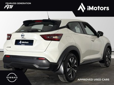 2022 Nissan Juke - view 3