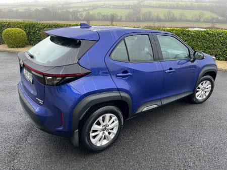 2023 Toyota Yaris Cross 1.5 Hybrid CVT Luna €22,950 thumbnail