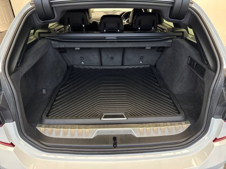 2022 BMW 3 Series - thumbnail 9