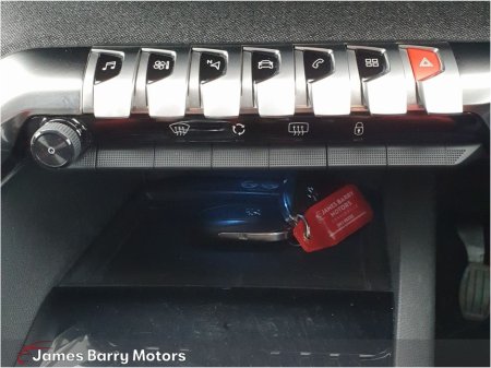 2021 Peugeot 5008 - thumbnail 17