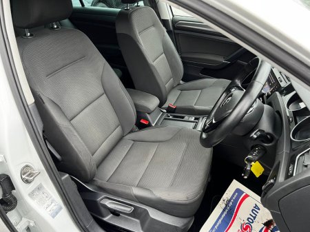 2019 Volkswagen Golf - thumbnail 11