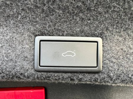 2018 Volkswagen Passat HIGHLINE R-LINE PACK 2.0 TDI // 360 PARKING CAMERAS // LEATHER HEATED & COOLED SEATS // BRAND NEW 19" R-LINE ALLOYS €22,950 thumbnail