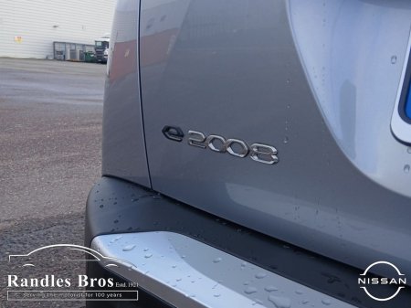 2022 Peugeot 2008 - thumbnail 21