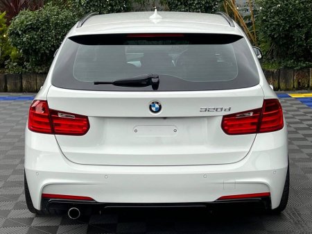 2015 BMW 3 Series - thumbnail 18