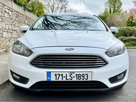 2017 Ford Focus - thumbnail 14