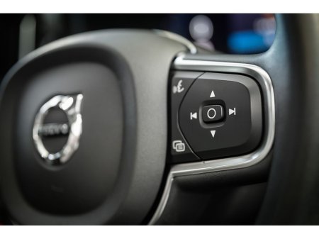 2022 Volvo XC60 T6 CORE BRIGHT SUNROOF 350BHP AWD €42,899 thumbnail