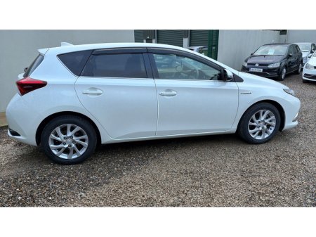2017 Toyota Auris 1.8 HYBRID ICON €16,950 thumbnail