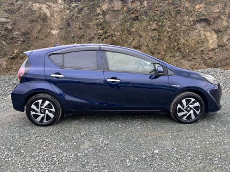 2020 Toyota Aqua Hybrid Luxury €13,950 thumbnail