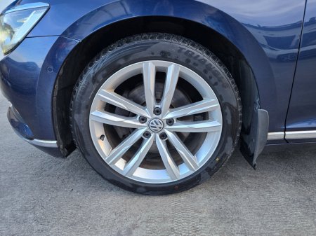 2016 Volkswagen Passat 2.0 TDI 150HP Highline BE €10,950 thumbnail