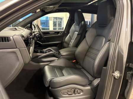 2024 Porsche Cayenne - thumbnail 17