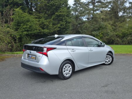 2020 Toyota Prius - thumbnail 19